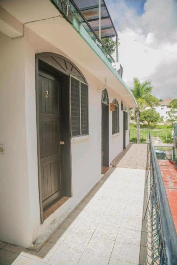 Hotel Maya Antes Navieros Bacalar Exterior photo